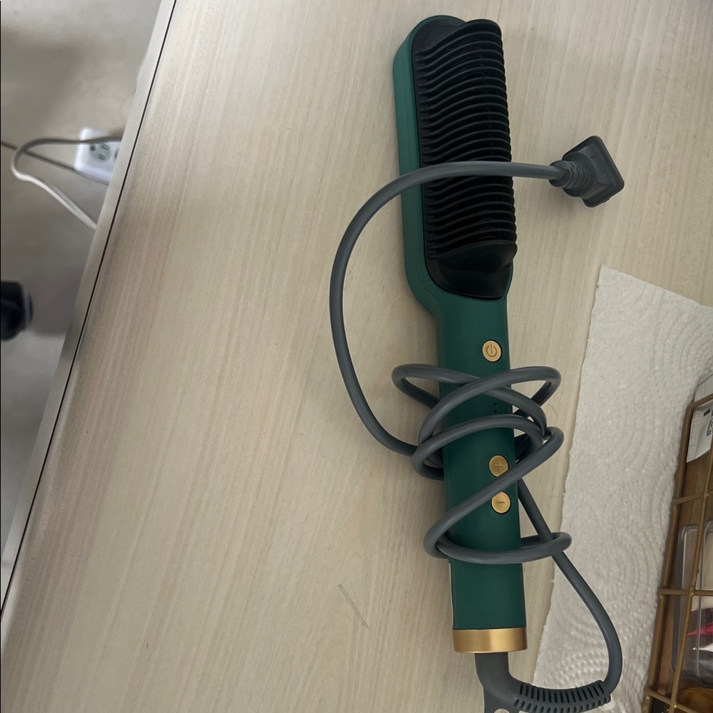Green and Gold Hair Straightening Brush